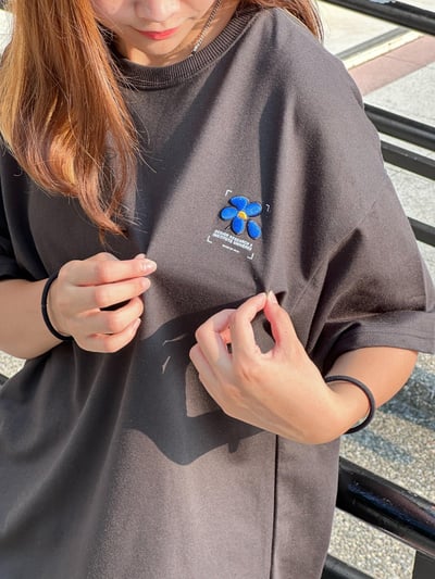 【現貨】刺繡對焦框花朵印花短T4