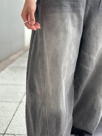 【現貨】街頭煙痕落地彎刀褲17