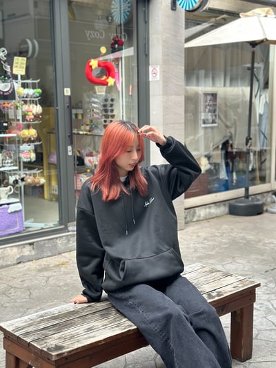 【現貨】簡約背後英文字刷毛帽T8