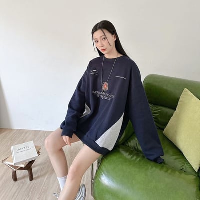 【現貨】OVERSIMPLIFICATION刺繡拼接大學T5