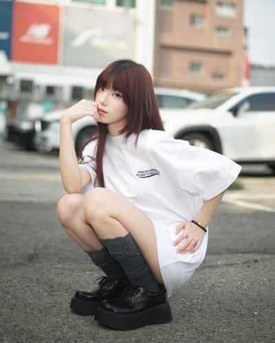 【現貨】concept design刺繡行星圖形短T2