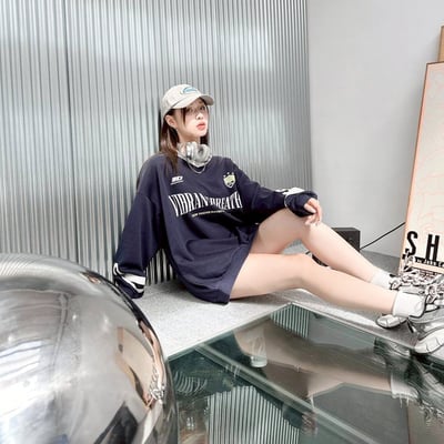 【現貨】VIBRANT BREATH美式復古V領大學T10