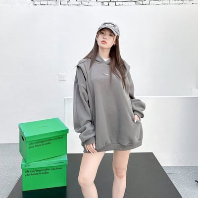 【現貨】金屬感解構剪裁帽T4