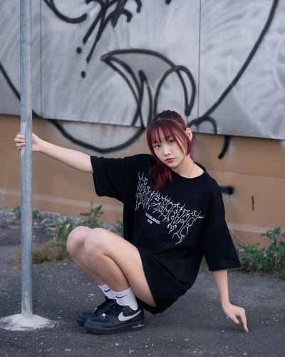 【現貨】ESTABLISHED 2018荊棘簍空字體麂皮短T4