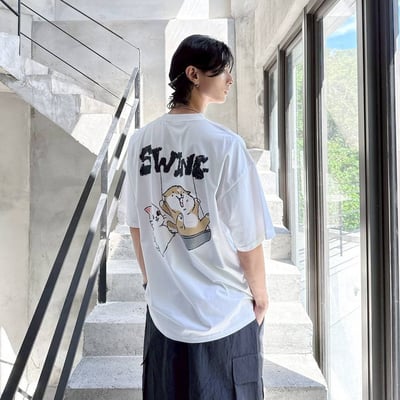 【SORONA® 涼感現貨】SWING柴犬鞦韆塗鴉感短T3