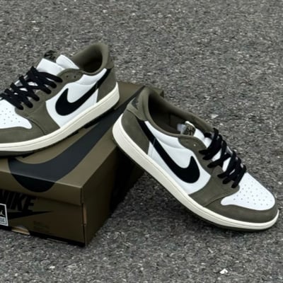 【爆款!預訂】Air Jordan 1 Low OG ''Medium Olive'' 橄欖綠白綠奶油底復古麂皮 平替倒鉤 男款｜HQ6998-2003