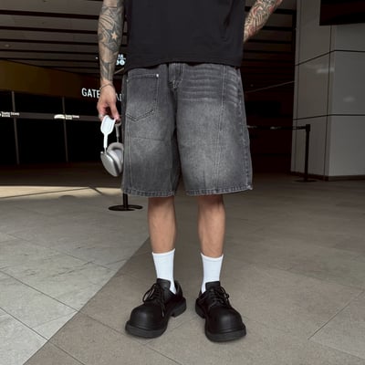 【現貨】水洗特殊前後剪裁小口袋五分牛仔褲1