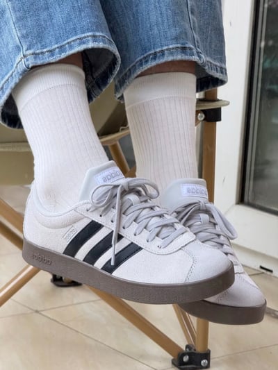 【國外限時下殺!】adidas VL Court 2.0 Classic 白灰銀 焦糖底 復古德訓鞋｜JR25601