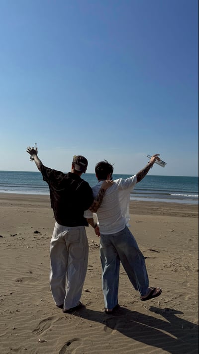 【夏日必買現貨】海灘簍空紋短版短袖襯衫3