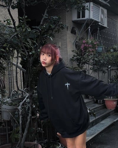 【爆炸吸睛神款!!小編自帶款】黑翼覺醒牛奶絨帽T8