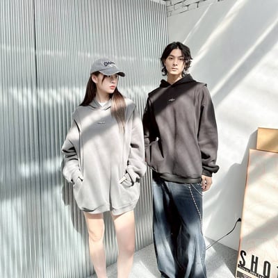 【現貨】金屬感解構剪裁帽T2