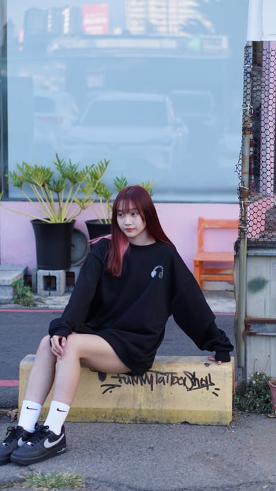 【現貨】貪吃滑板小幽靈牛奶絨大學T2