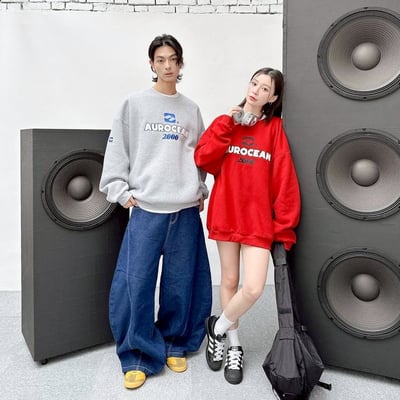 【現貨】AUROCEAN 2000 刺繡大學T5