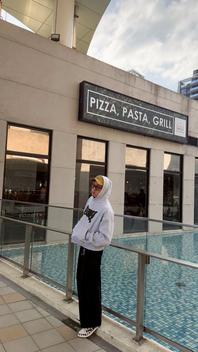 【現貨】黑暗系漂浮英文短寬BOXY帽T8