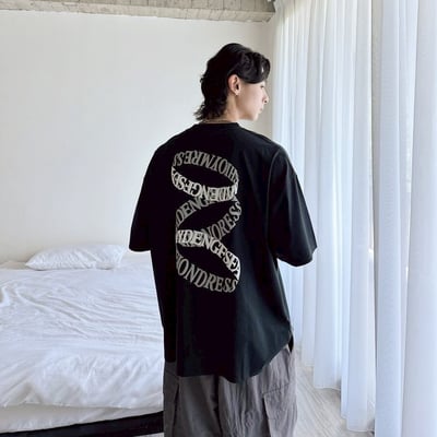 【SORONA® 涼感現貨】發泡螺旋哥德字印花短T1