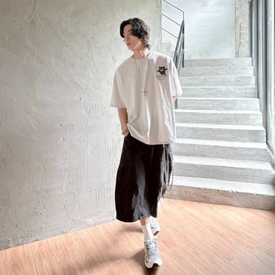 【現貨】AuTHENTICITY胖胖鬼反光炫彩短T6