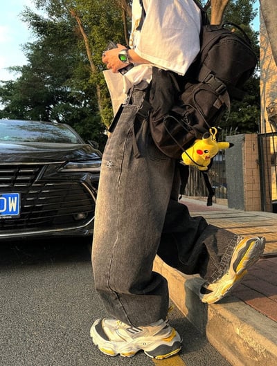 【超燒款現貨】質感小割破水洗黑系牛仔寬褲6