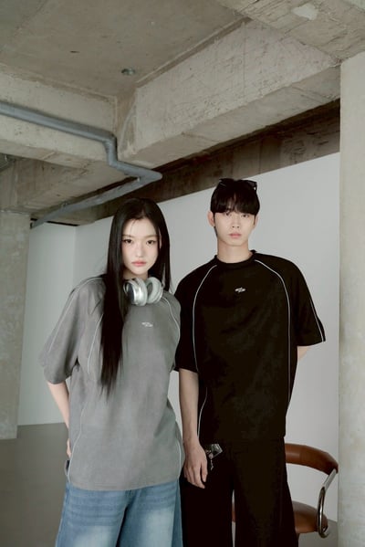 【現貨】銀膠圖標織帶麂皮短T3