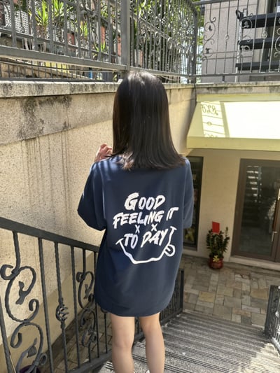 【現貨】GOOD FEELING 笑臉舌頭印花短T3