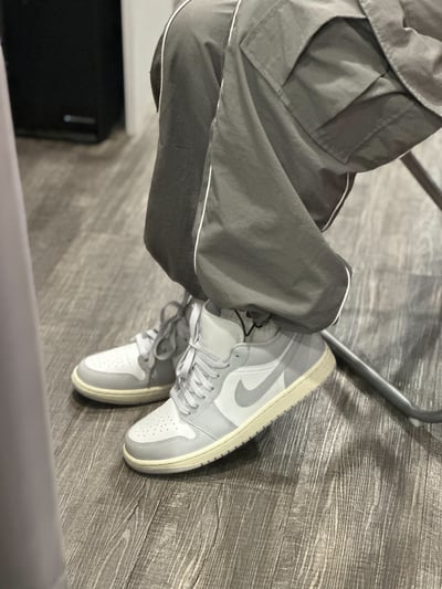 【限時折扣!現貨】AIR JORDAN 1 LOW W 淺灰奶油底 海鹽奶油灰 情侶款｜DC0774-1038