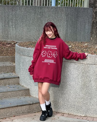 【仙女必帶款!!!】超Q小花牛奶絨大學T6