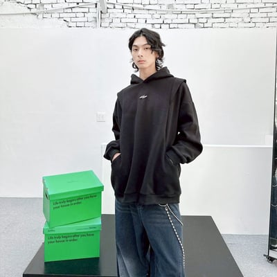 【現貨】金屬感解構剪裁帽T3