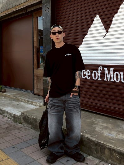 【現貨】美式歌德字印花短T8