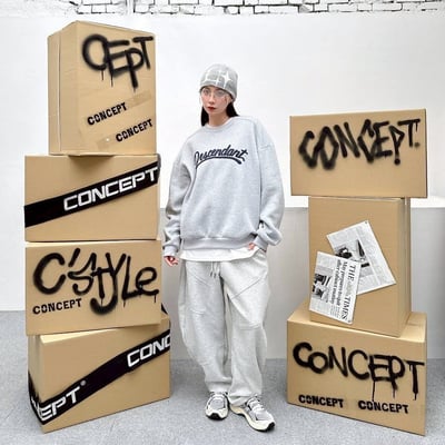 【現貨】Descendat草寫貼布繡大學T7