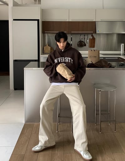 【現貨】UNIVERSITY圓標刺繡帽T10