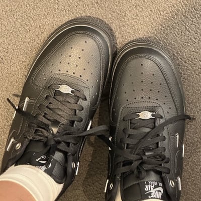 【超殺黑魂上線】Nike Air Force 1 Low WMNS 黑魂四銀勾｜HQ1180-0016