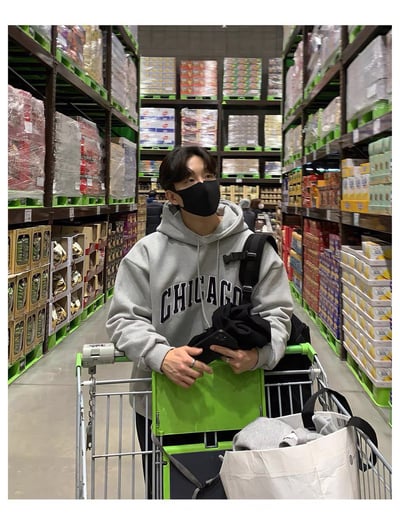 【現貨】電繡CHICAGO帽T8