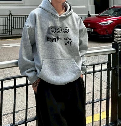 【現貨】可愛塗鴉笑臉印花牛奶絨帽T6