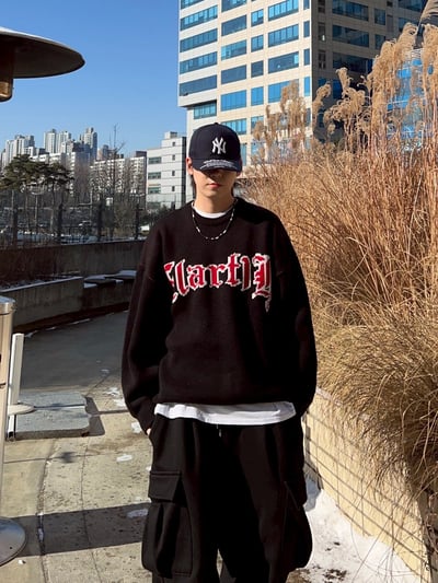 【現貨】哥德字撞色毛衣3