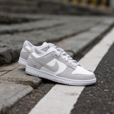 【爆款！現貨】NIKE W DUNK LOW 霧灰 灰白 小銀勾 女鞋｜IO4244-1052