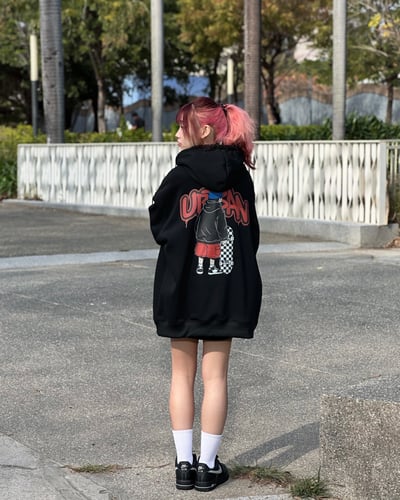 【現貨速發】噴漆滑板少年牛奶絨帽T9