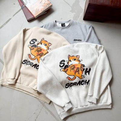 【現貨】SCRACH插畫感貓咪大學T10