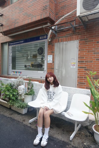 【現貨】刷舊蝴蝶牛奶絨帽T6