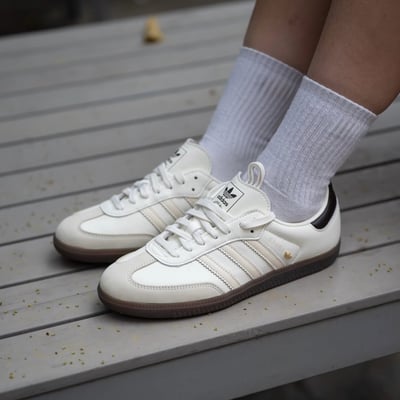 【仙女新品限定款!!!現貨速發】Adidas Samba OG 小金標 米白 皮革 德訓鞋 女鞋｜IH66285