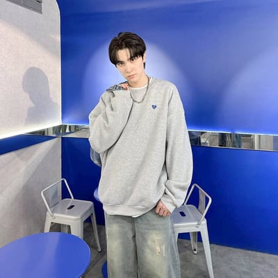 【現貨】愛心笑臉刺繡大學T3