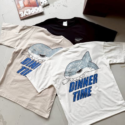 【現貨】DINNER TIME 鯊魚插畫印花短T9