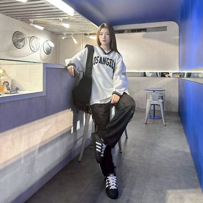 【現貨】LOSANGELA 美式毛巾繡V領大學T5