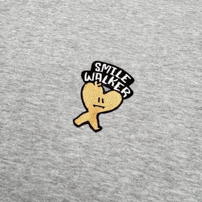 【現貨】SMILE WALKER愛心人走路刺繡短T9