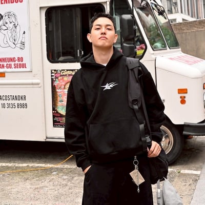 【現貨】CROSS SPACES 圓標刺繡短寬帽T8