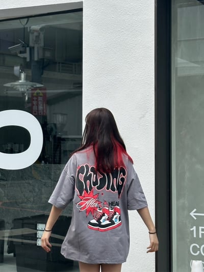 【超級好看必入手!!!現貨】幻速球鞋短T4