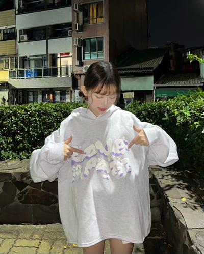 【現貨】街頭吐煙圈發泡短寬帽T6