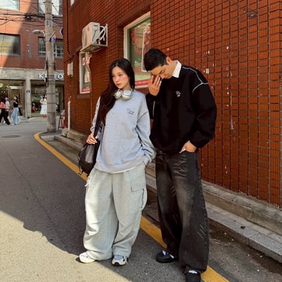 【現貨】Cross Studio反車線草寫大學T2