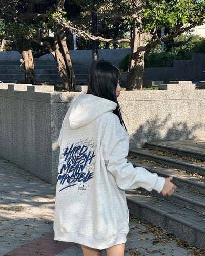 【現貨速發】藝術英文塗鴉牛奶絨帽T7