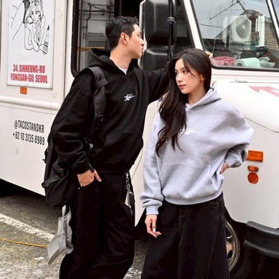 【現貨】CROSS SPACES 圓標刺繡短寬帽T5