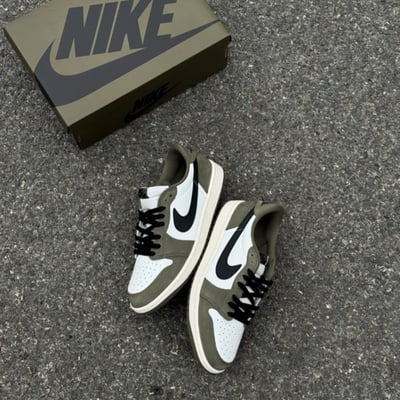 【爆款!預訂】Air Jordan 1 Low OG ''Medium Olive'' 橄欖綠白綠奶油底復古麂皮 平替倒鉤 男款｜HQ6998-2004