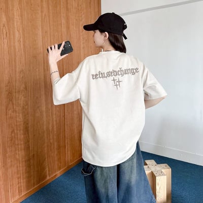 【現貨】哥德字星芒刺繡麂皮短T4